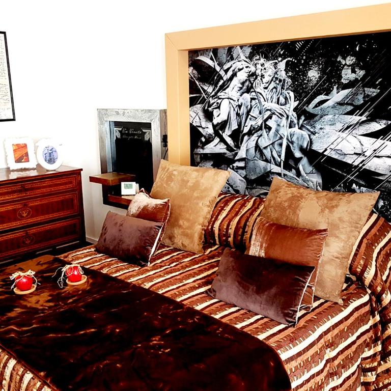 Donizetti House - Three-Bedroom Apartment - 18