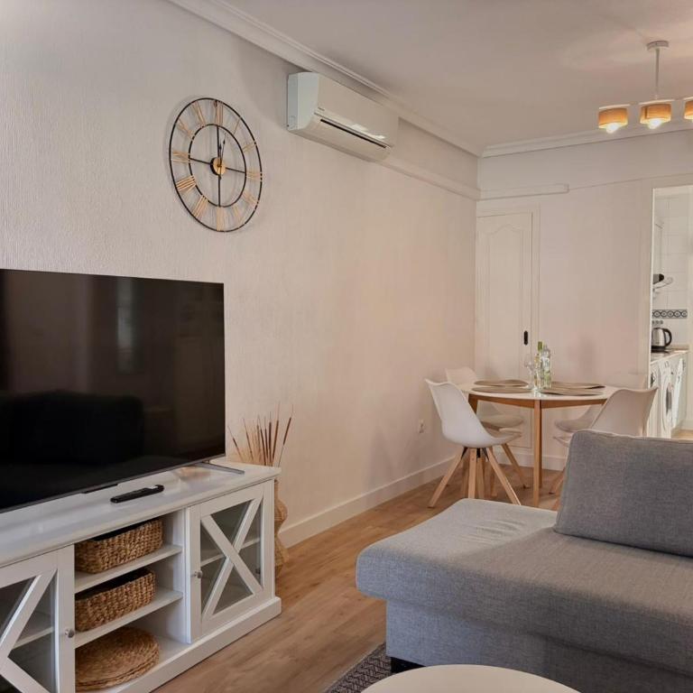 Serenity Oasis Apartment - Two-Bedroom Apartment - 2