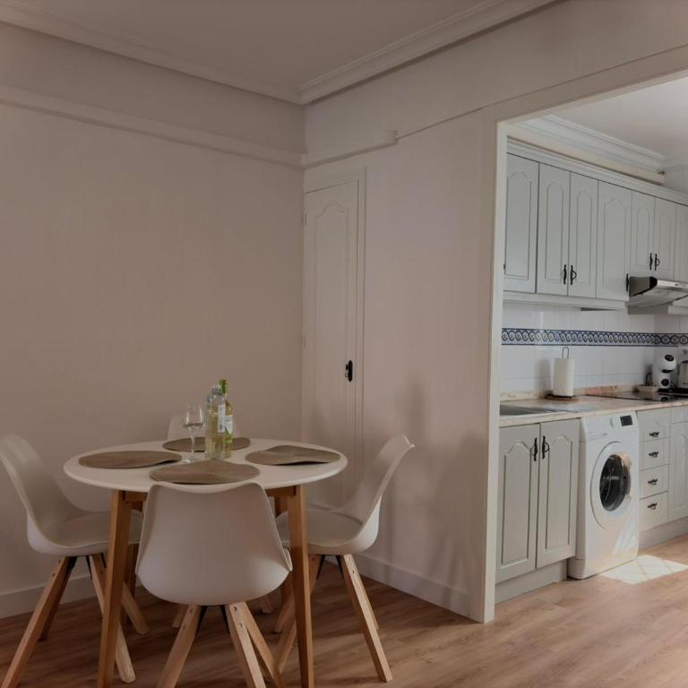 Serenity Oasis Apartment - Two-Bedroom Apartment - 10