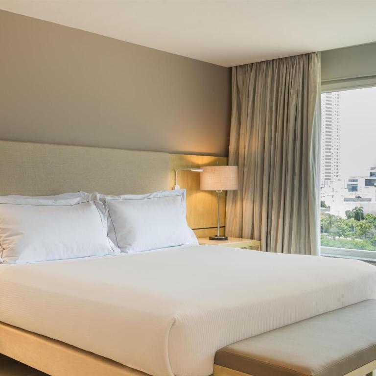 Hilton Cartagena - Executive King Room with City View - 2