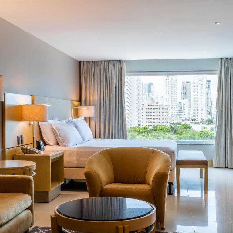 Hilton Cartagena - Executive King Suite with City View - 4