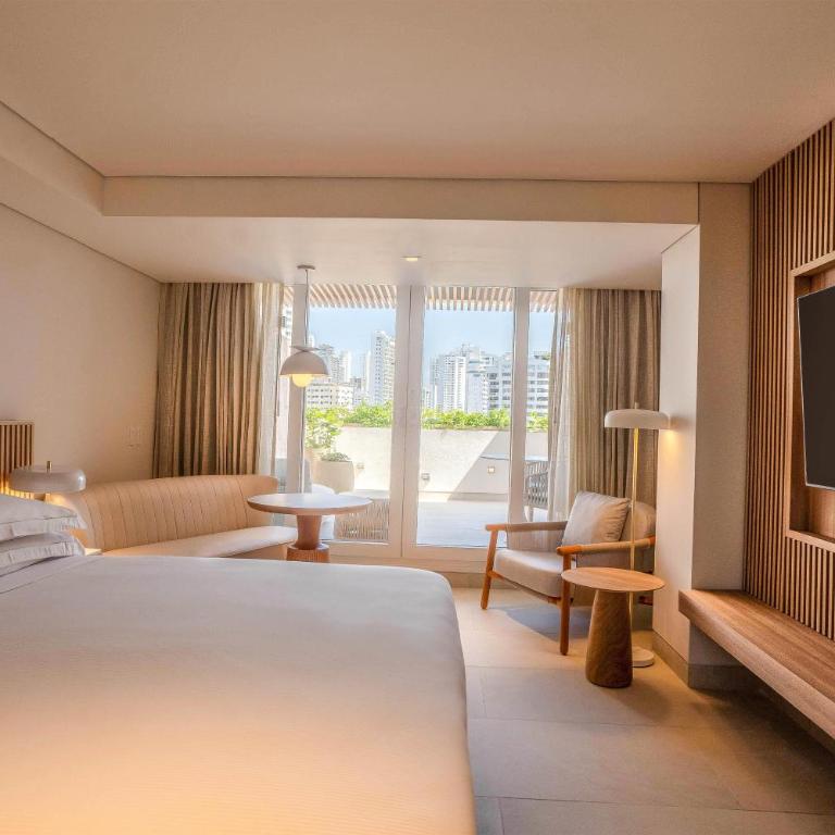 Hilton Cartagena - Queen Room - Lanai City View - 4