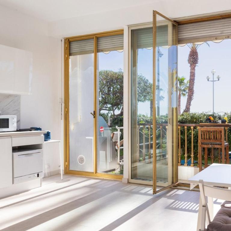 WeHost PROM- Jardin & Mer -Cœur Promenade des Anglais-2 personnes / 1 canapé-lit - Studio - Vue sur Mer - 34