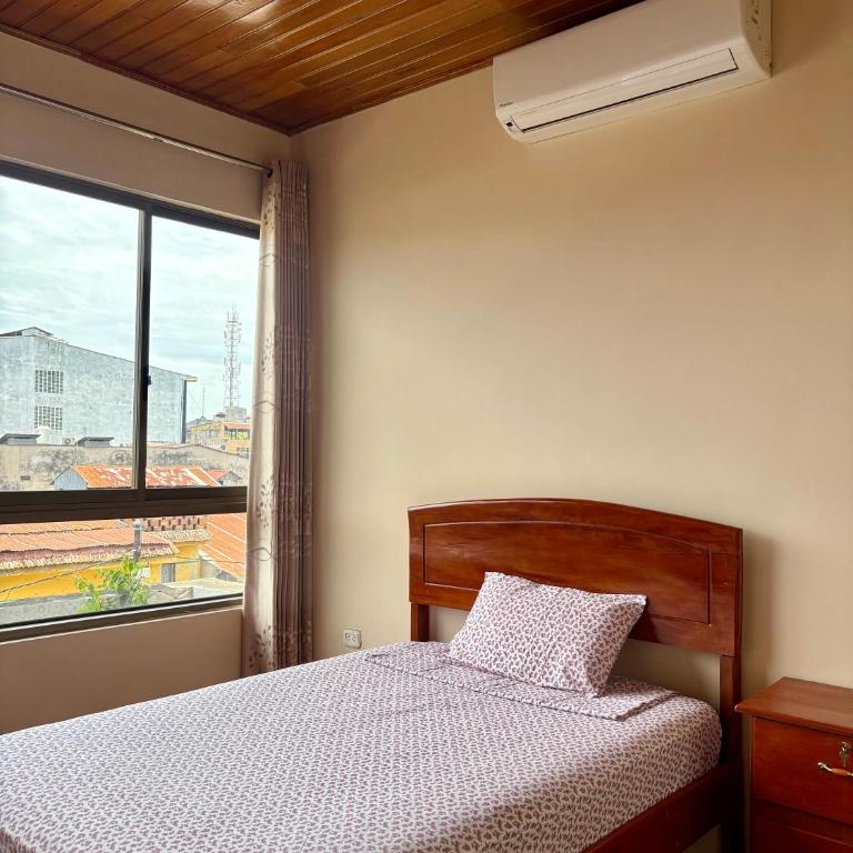 Departamento amplio y céntrico con AC - Two-Bedroom Apartment - 2