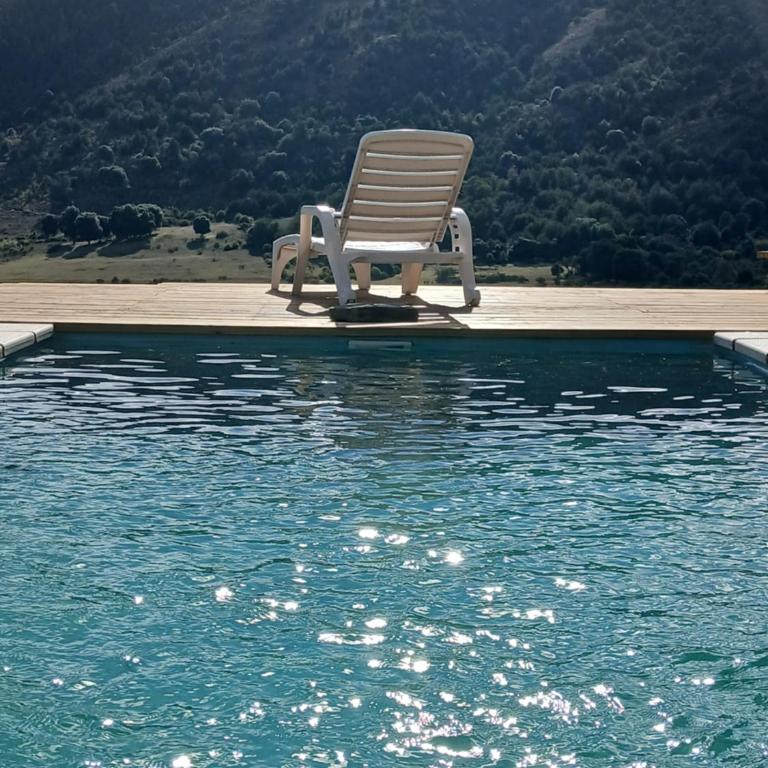 Exclusiva Casa con Piscina en Barrio Privado de San Martin de los Andes - Casa de 3 dormitorios - 18