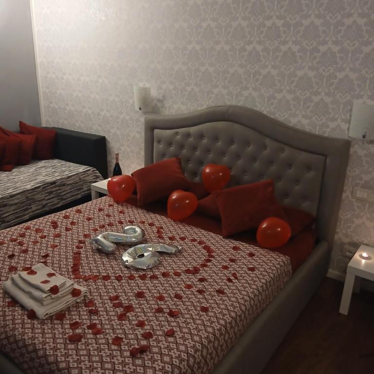 B&B Italian Guest Genova - Camera Matrimoniale Standard con Bagno in Comune - 2
