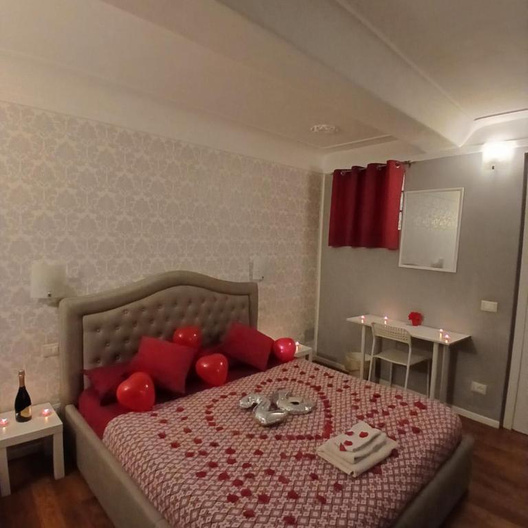 B&B Italian Guest Genova - Camera Matrimoniale Standard con Bagno in Comune - 3