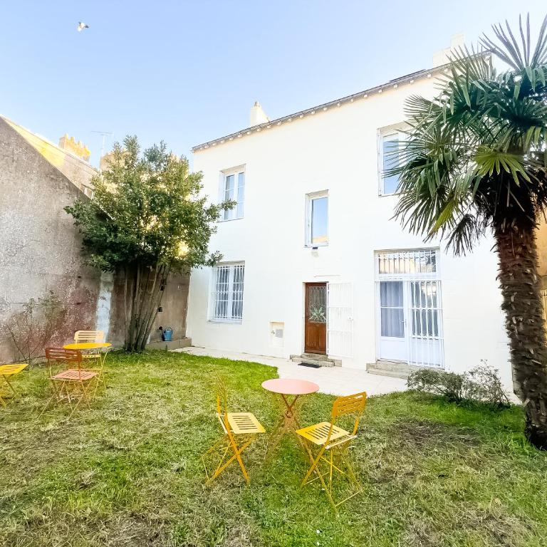 Le Magnolia -T2 à 100m plage et place du commando - Appartement 1 Chambre - 35