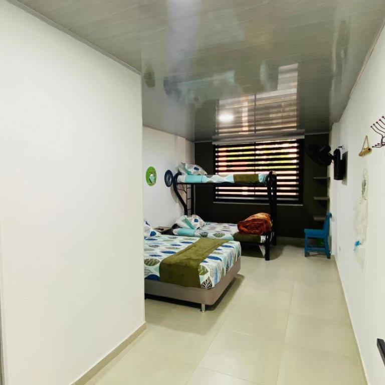 KlanDestino Hostal Santa Marta - Habitación Familiar con baño privado - 8