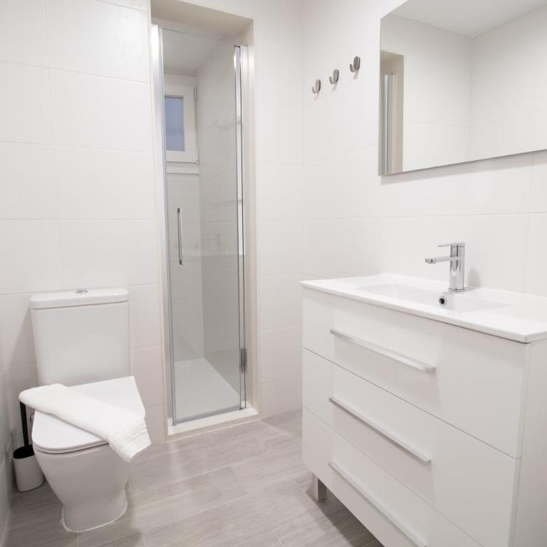 Malvarrosa by Concept Flats - Three-Bedroom Apartment - 4