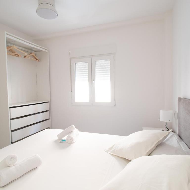 Malvarrosa by Concept Flats - Three-Bedroom Apartment - 7