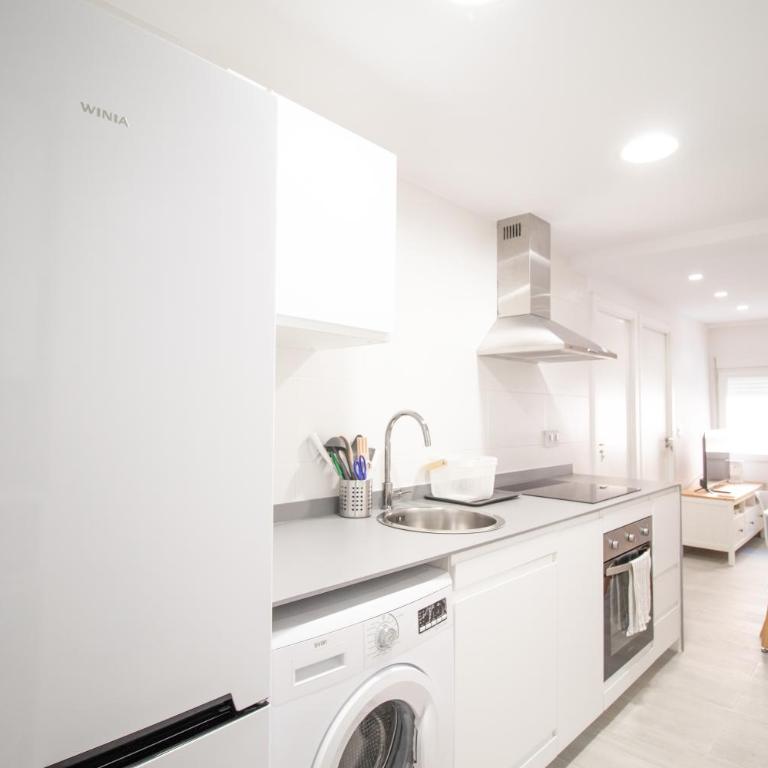 Malvarrosa by Concept Flats - Three-Bedroom Apartment - 15