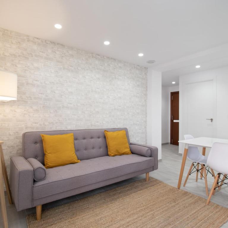 Malvarrosa by Concept Flats - Three-Bedroom Apartment - 1