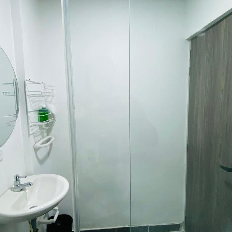KlanDestino Hostal Santa Marta - Habitación Familiar con baño privado - 2