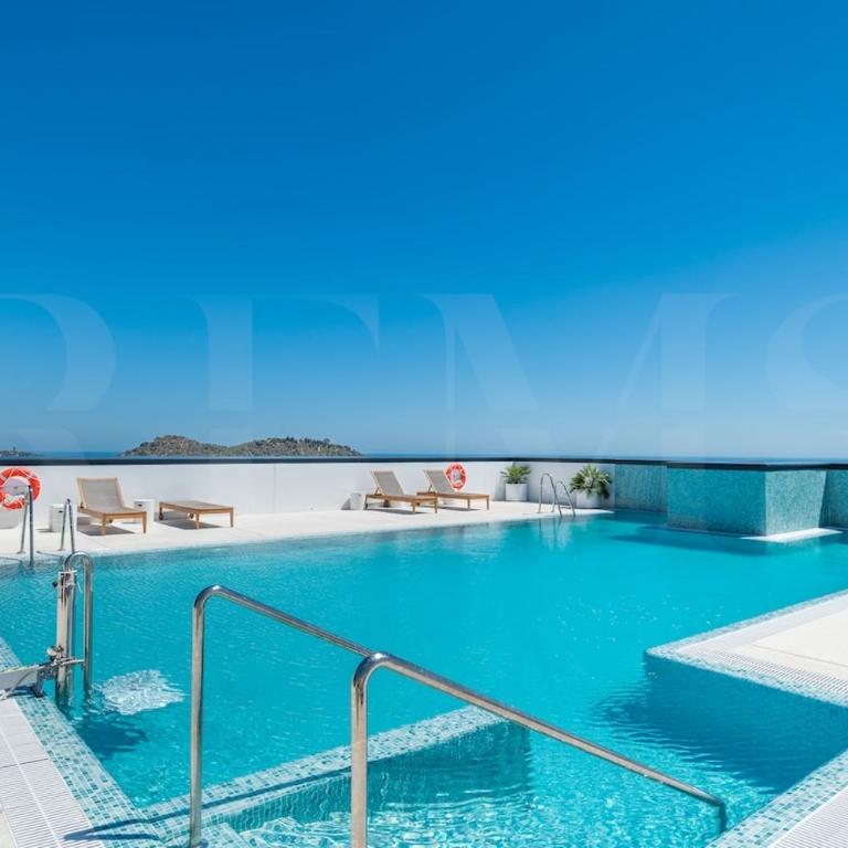 23rd Floor City Apartment with Pool & Gym REMS - Apartamento de 2 dormitorios - 5