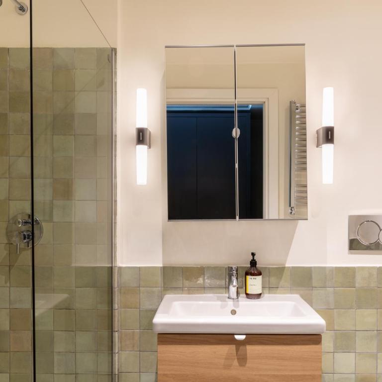 Bob W Rome Testaccio - Spacious Room - Balcony - 9