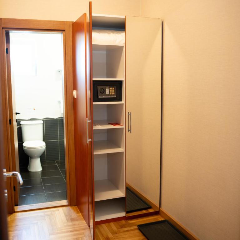 Villa Forest - Dvokrevetna Soba sa Bračnim Krevetom i Sopstvenim Kupatilom - 9