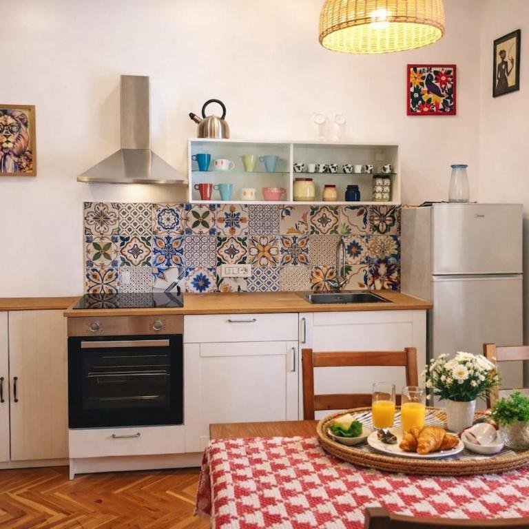 NAPOLI DUOMO STAY Charming Apartment - Appartamento Deluxe con 2 Camere da Letto - 2