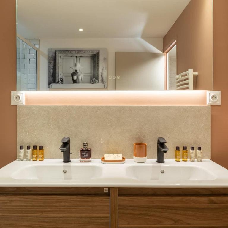 Loft rare avec patio chic - Tour Eiffel - Appartement - 17