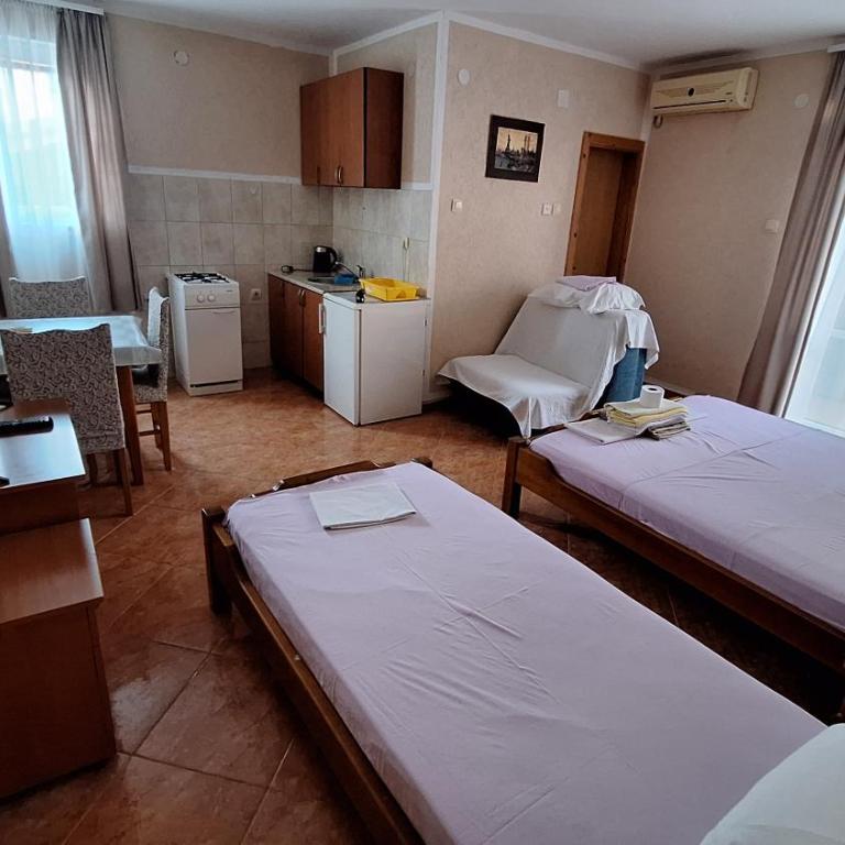 Ivanovic Family Studio Apartments - Studio - 4