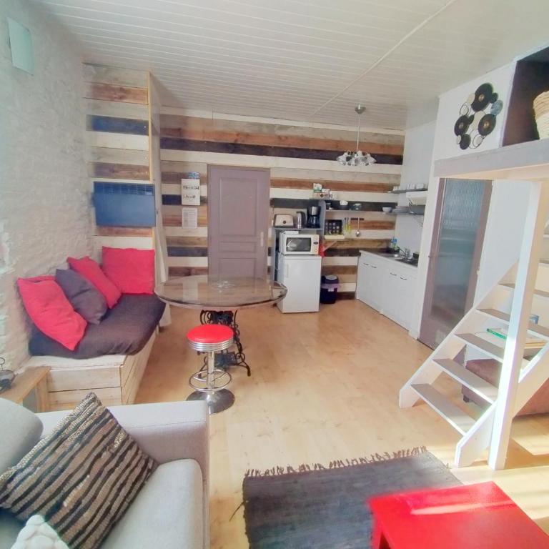 Au bord de l'eau à ConcarnOLoc - Studio Deluxe - 10
