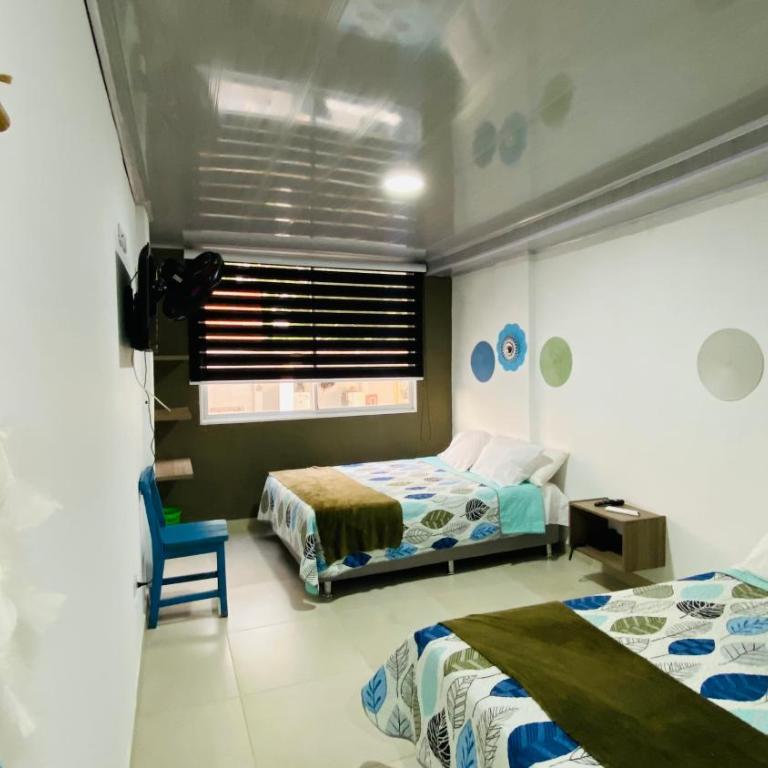 KlanDestino Hostal Santa Marta - Habitación Cuádruple con baño privado - 1