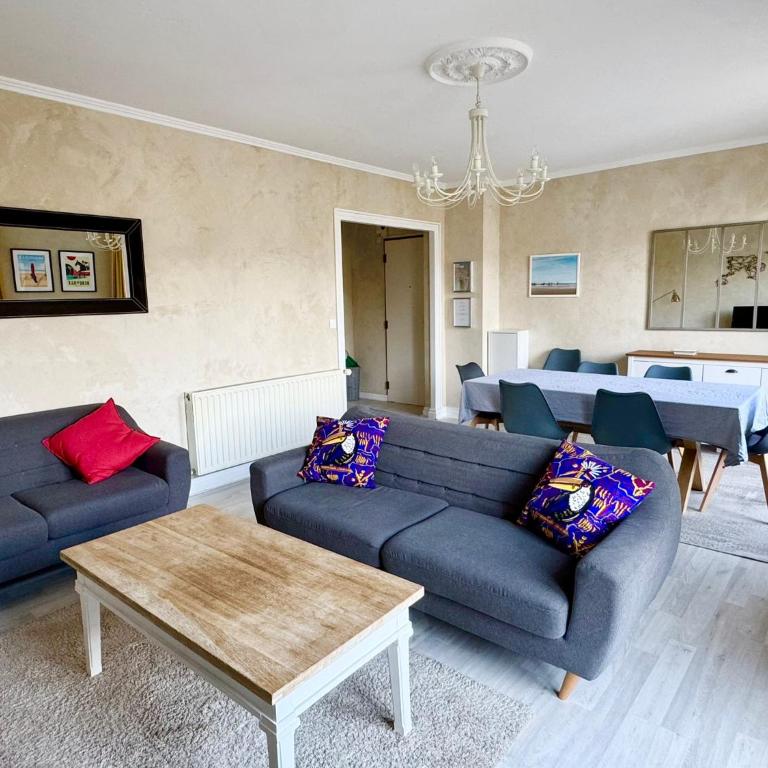 DEAUVILLE Centre - Triangle d'Or - 75m2 - Parking - Lits faits - 6 personnes - Appartement 2 Chambres avec Balcon - 3