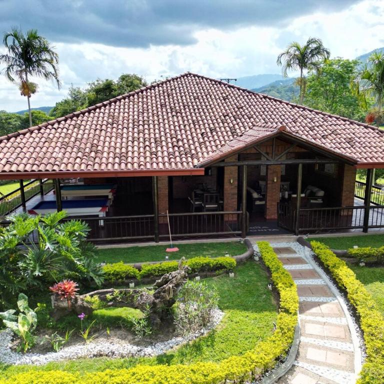 Casa Campestre en Ibagué - Villa - 2