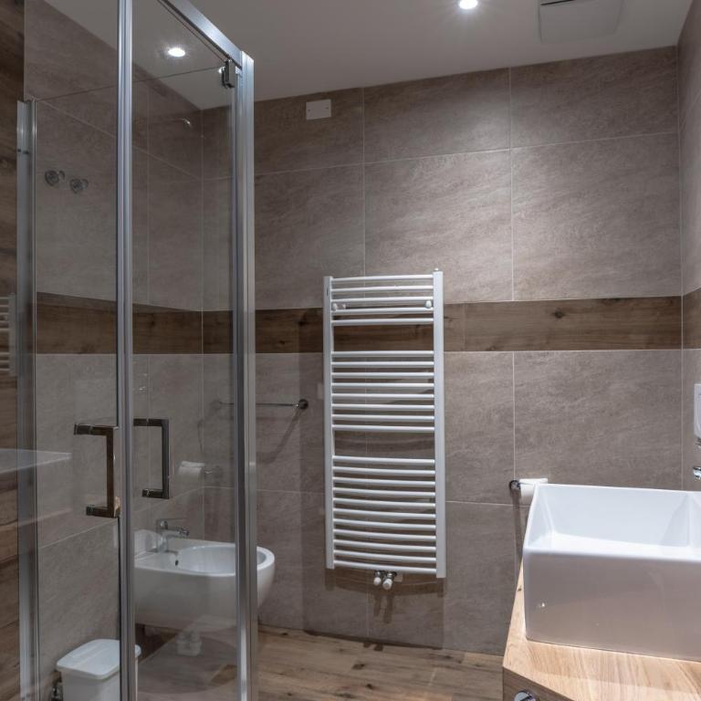 Hotel Soran - Camera Familiare - 9