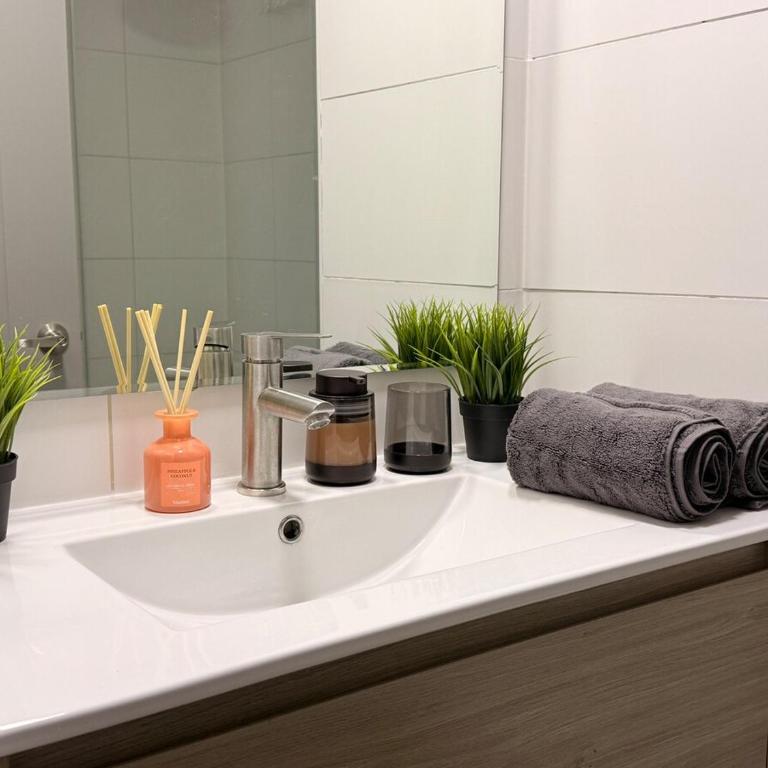 Estudio moderno-Metro Alameda-Smart lock - One-Bedroom Apartment - 7