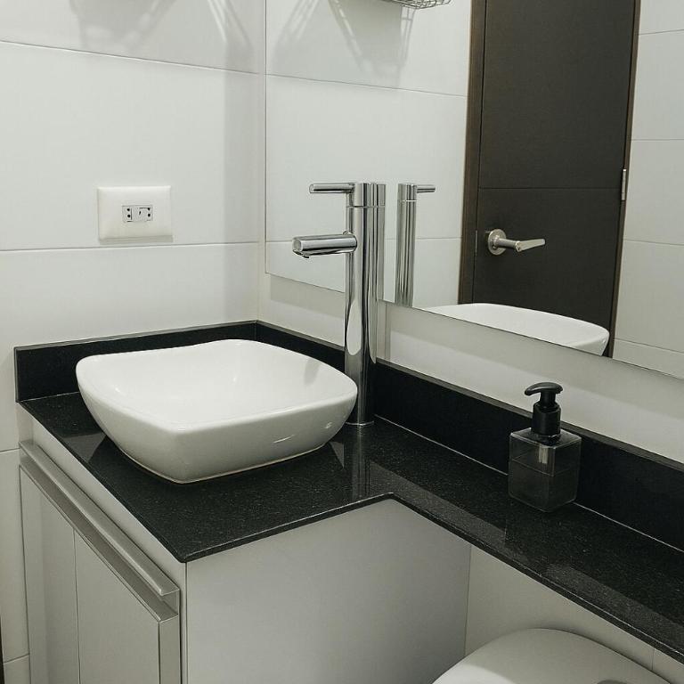 Beautiful Studio Apartment steps from Movistar - One-Bedroom Apartment - 6