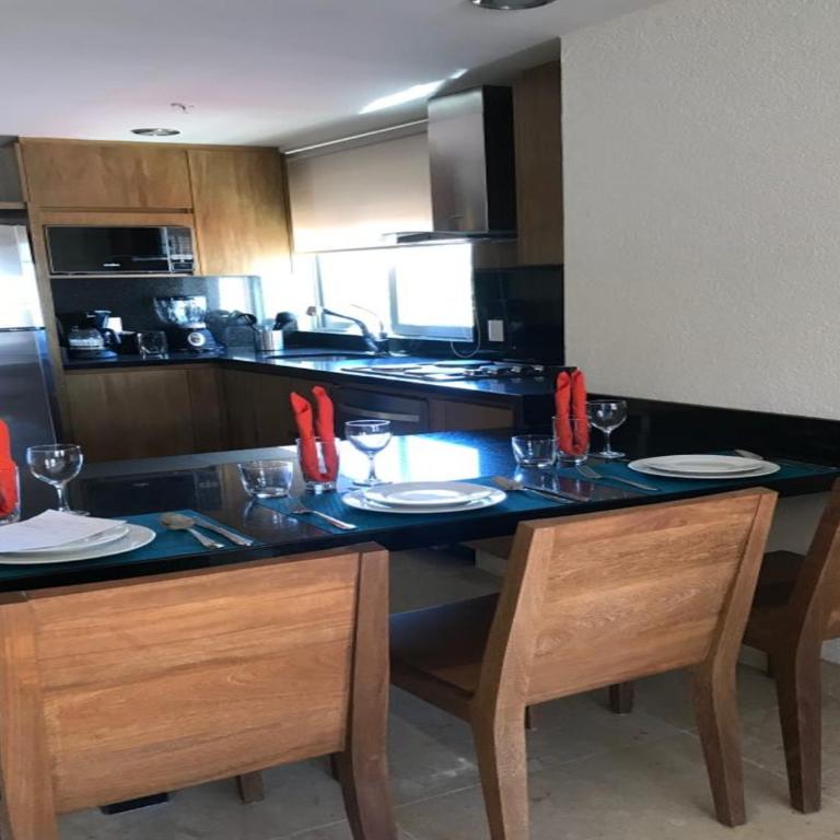 Buganvilias Owner Private Club Ambassador 1BR2B REQUEST DATE- See by Clay & Lisa - One-Bedroom Apartment with Balcony and Sea View - 42
