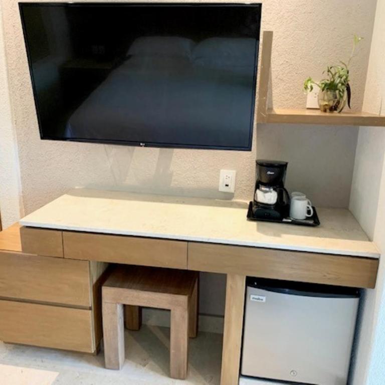 Buganvilias Owner Private Club Ambassador 1BR2B REQUEST DATE- See by Clay & Lisa - One-Bedroom Apartment with Balcony and Sea View - 52