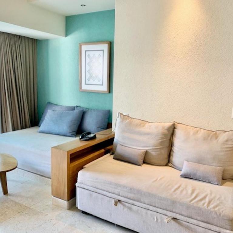 Buganvilias Owner Private Club Ambassador 1BR2B REQUEST DATE- See by Clay & Lisa - One-Bedroom Apartment with Balcony and Sea View - 60