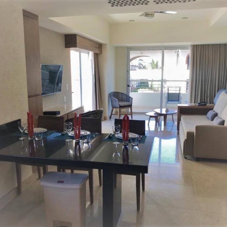 Buganvilias Owner Private Club Ambassador 1BR2B REQUEST DATE- See by Clay & Lisa - One-Bedroom Apartment with Balcony and Sea View - 62