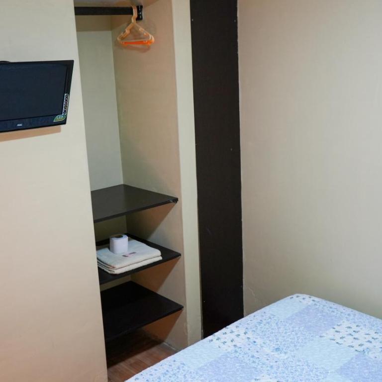 Hostal Aurora a 3 cuadras de la Plaza de Armas - Habitación Individual con baño privado - 3