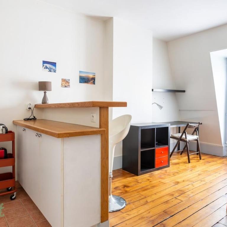 Maubeuge 4 - CI - Bright apartment for 3p in 9th - Appartement - 6