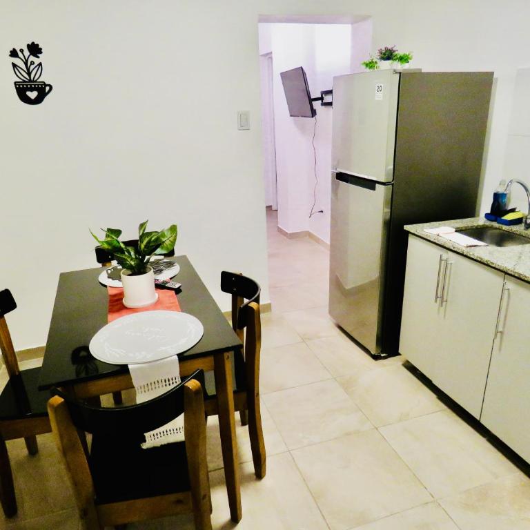 Hermoso Departamento en Vicente lopez ubicacion inmejorable ,100 metros del tren , cerca de River, tecnopolis,a pasos tenes todo - Apartamento de 2 dormitorios - 13