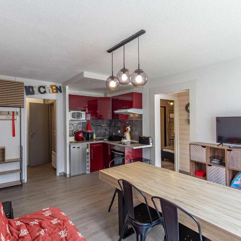 Chalet mitoyen avec terrasse et parking à Cauterets - FR-1-401-269 - Chalet - 9