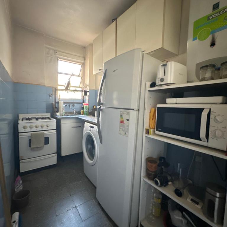 Dos ambientes frente al Hospital - Apartamento de 1 dormitorio - 13