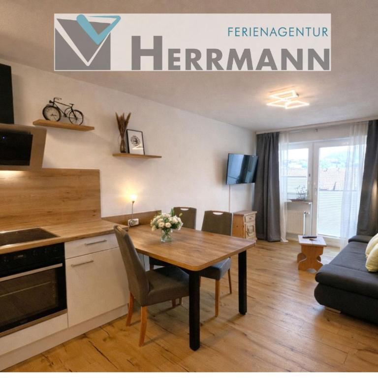 Ferienwohnung Felsenschwalbe - Apartment mit Blick auf die Berge - 1