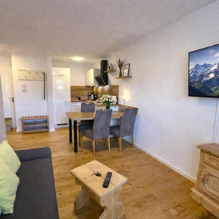 Ferienwohnung Felsenschwalbe - Apartment mit Blick auf die Berge - 2
