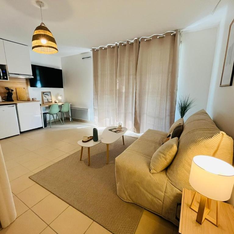 Studio Moderne avec Terrasse - Studio Apartment - 2