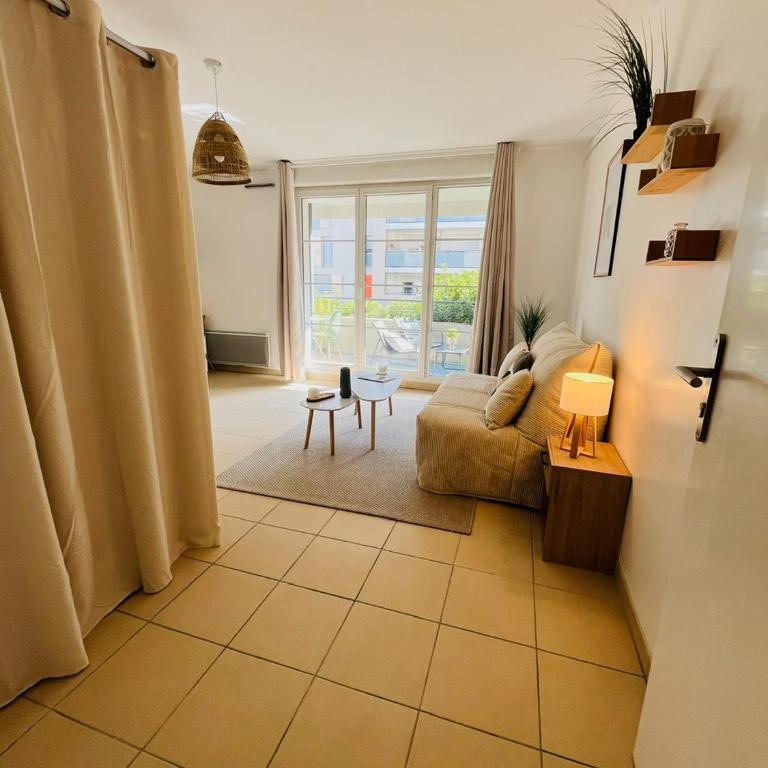 Studio Moderne avec Terrasse - Studio Apartment - 3
