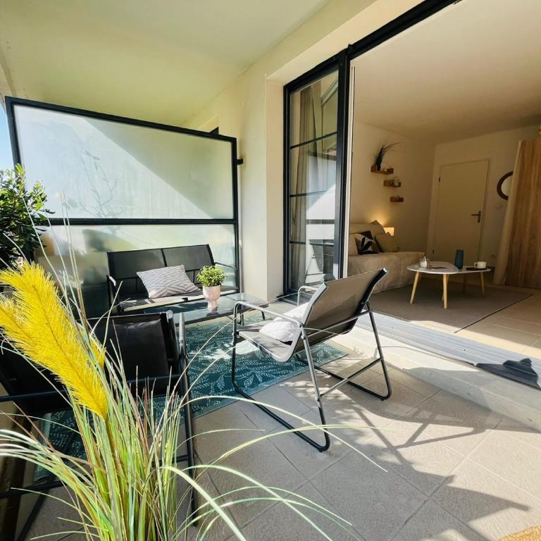 Studio Moderne avec Terrasse - Studio Apartment - 20