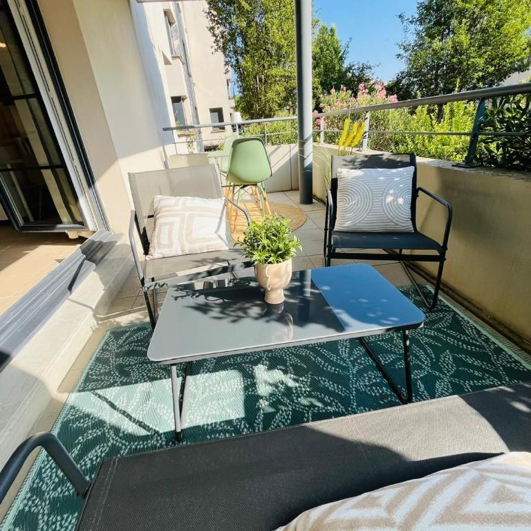 Studio Moderne avec Terrasse - Studio Apartment - 17