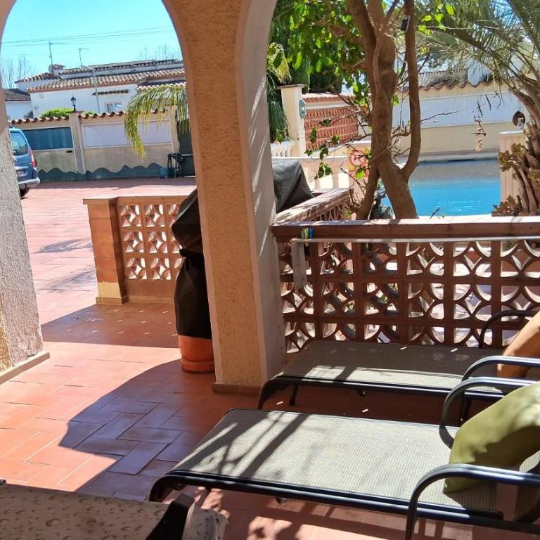 RESIDENCIA ALBERES -Apartamento completo con piscina, barbacoa, parking- B - Apartamento de 2 dormitorios con vistas a la piscina - 6