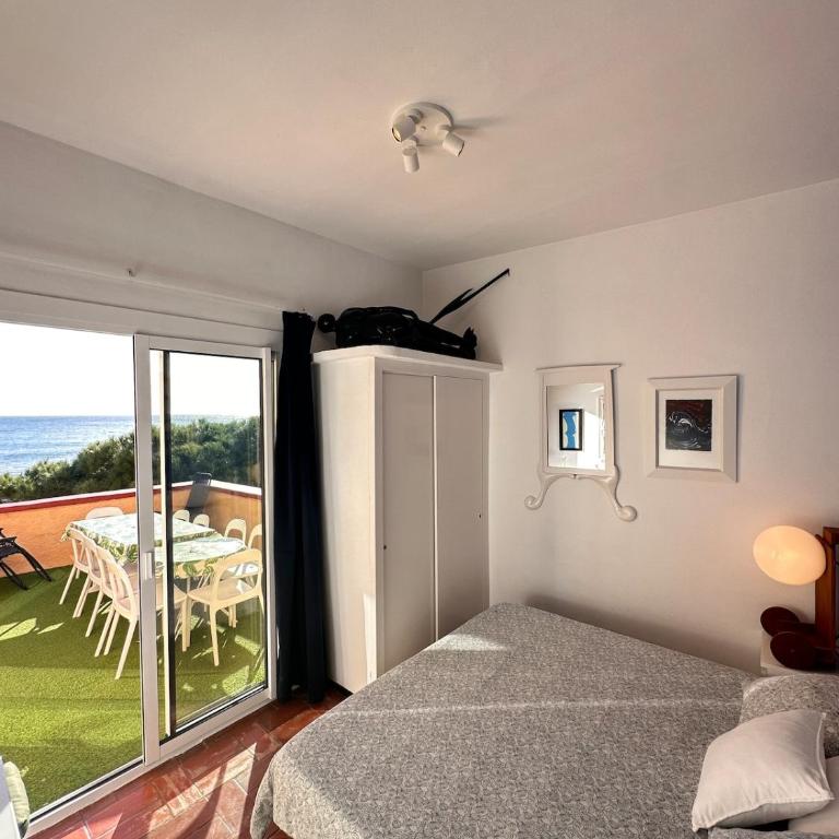 Apartamento con jardín a 11 metros de la playa. CG. - Apartamento - 20
