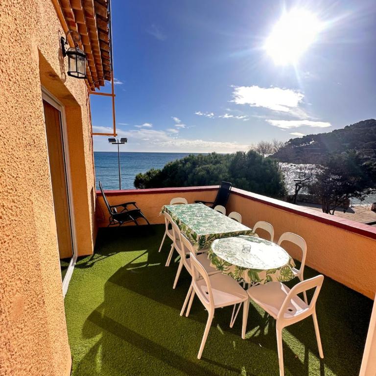 Apartamento con jardín a 11 metros de la playa. CG. - Apartamento - 3
