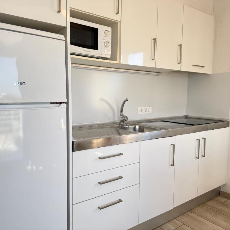 Agi Rescator Apartments - Apartamento de 2 dormitorios (6 adultos) - 10